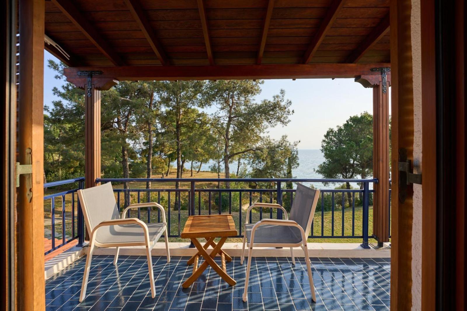 Summerday Villa Private Beach 네아 이라클리아 외부 사진