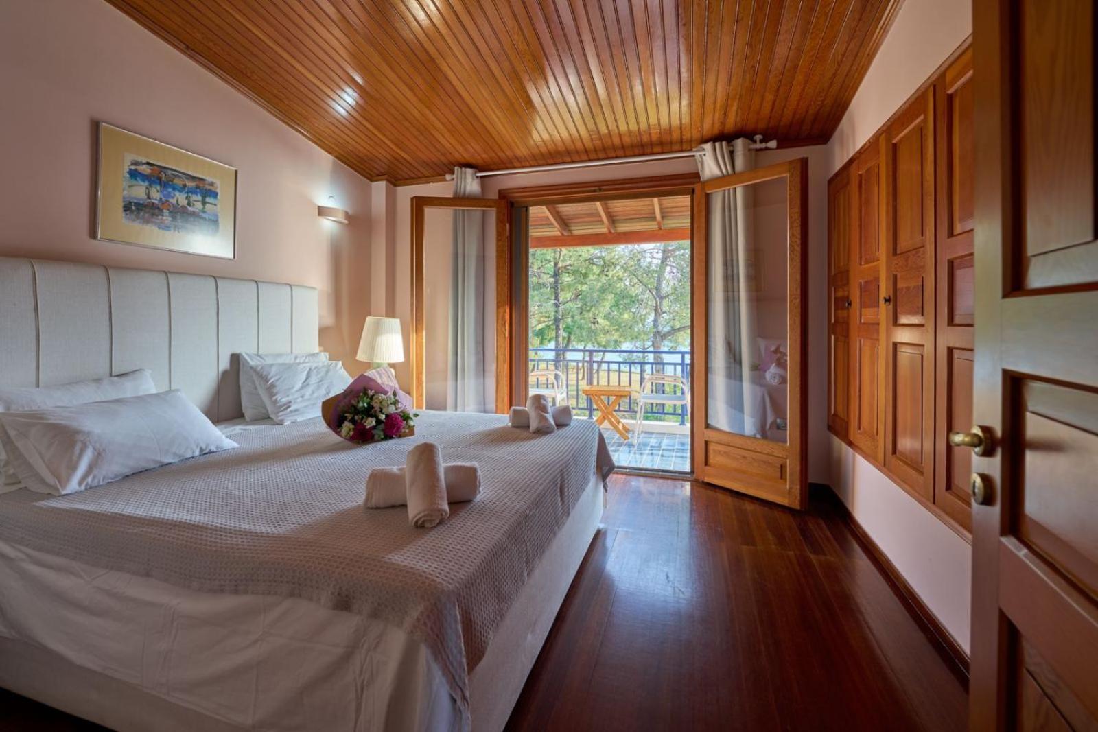 Summerday Villa Private Beach 네아 이라클리아 외부 사진
