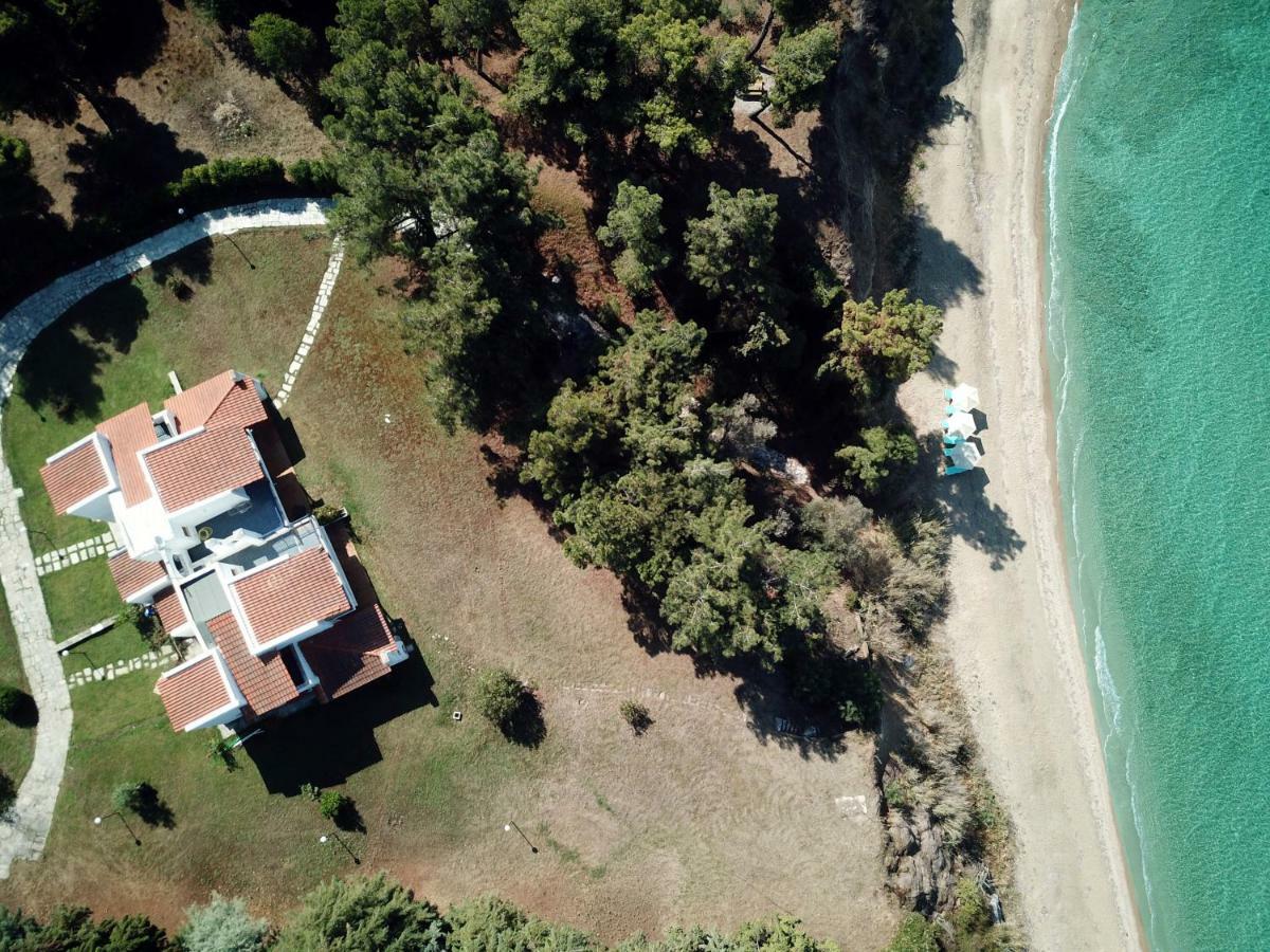 Summerday Villa Private Beach 네아 이라클리아 외부 사진