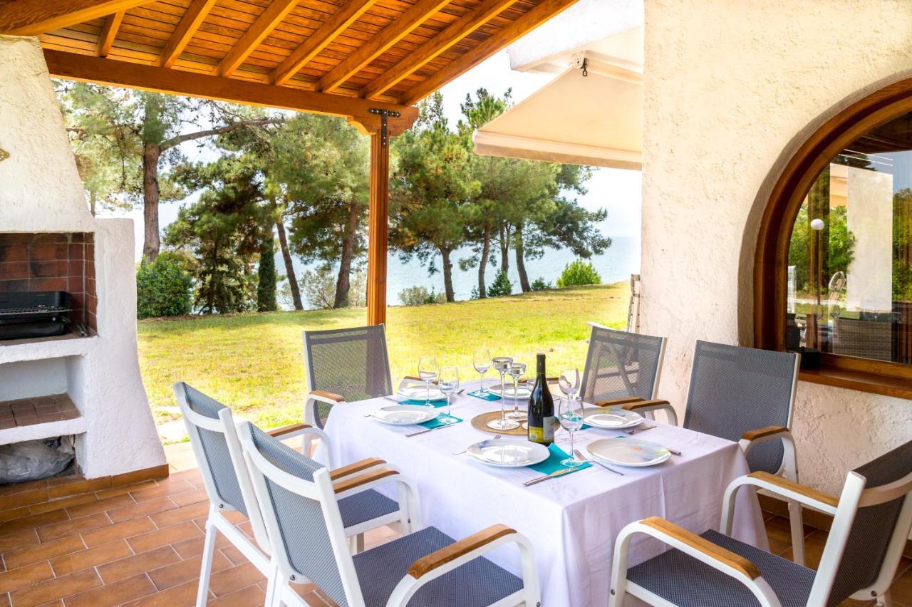 Summerday Villa Private Beach 네아 이라클리아 외부 사진