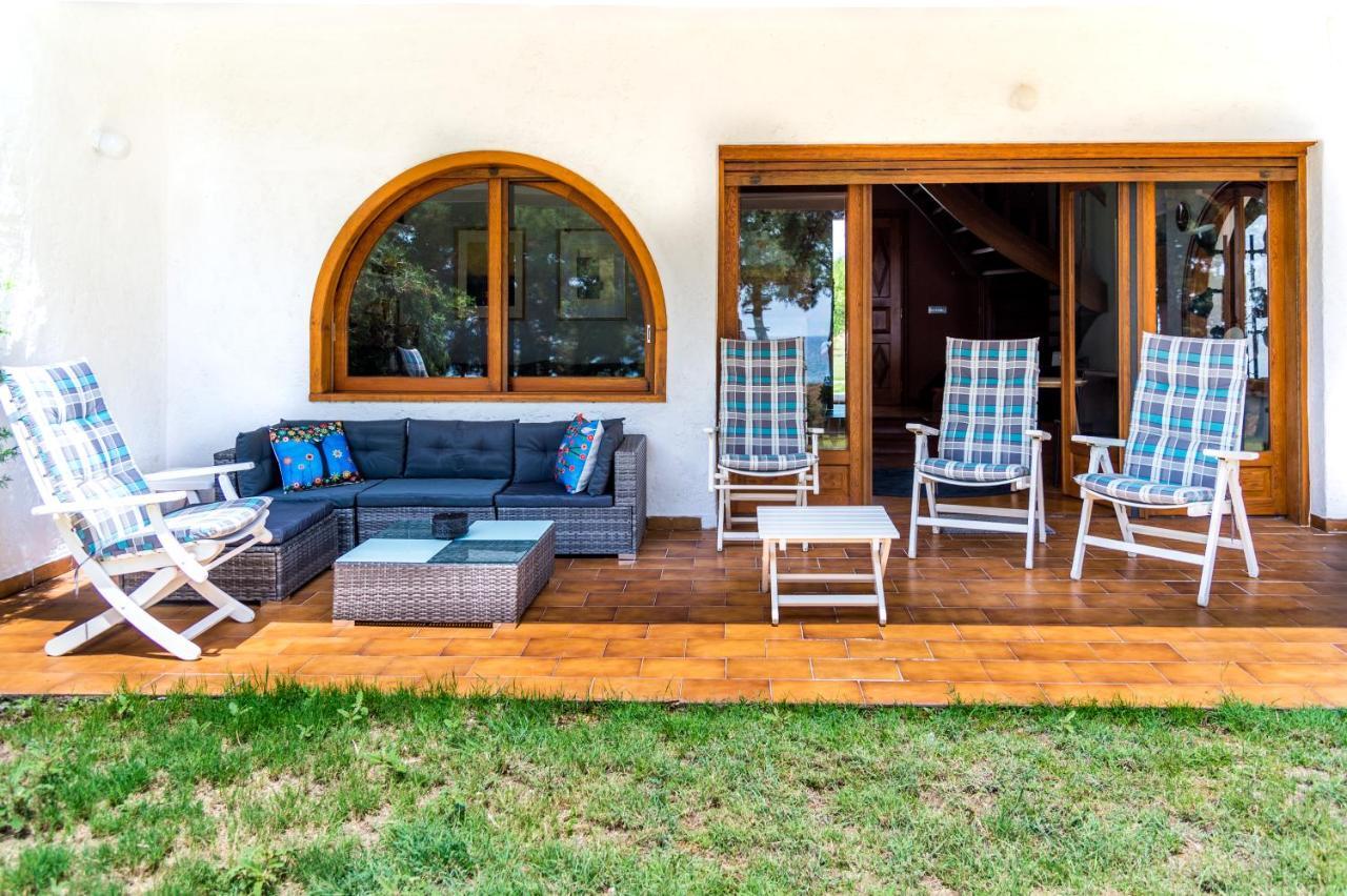 Summerday Villa Private Beach 네아 이라클리아 외부 사진