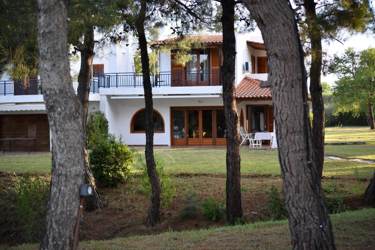 Summerday Villa Private Beach 네아 이라클리아 외부 사진