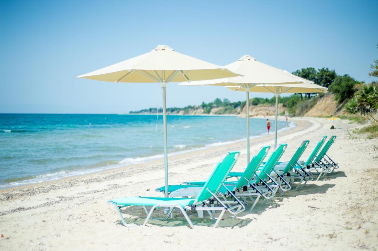 Summerday Villa Private Beach 네아 이라클리아 외부 사진
